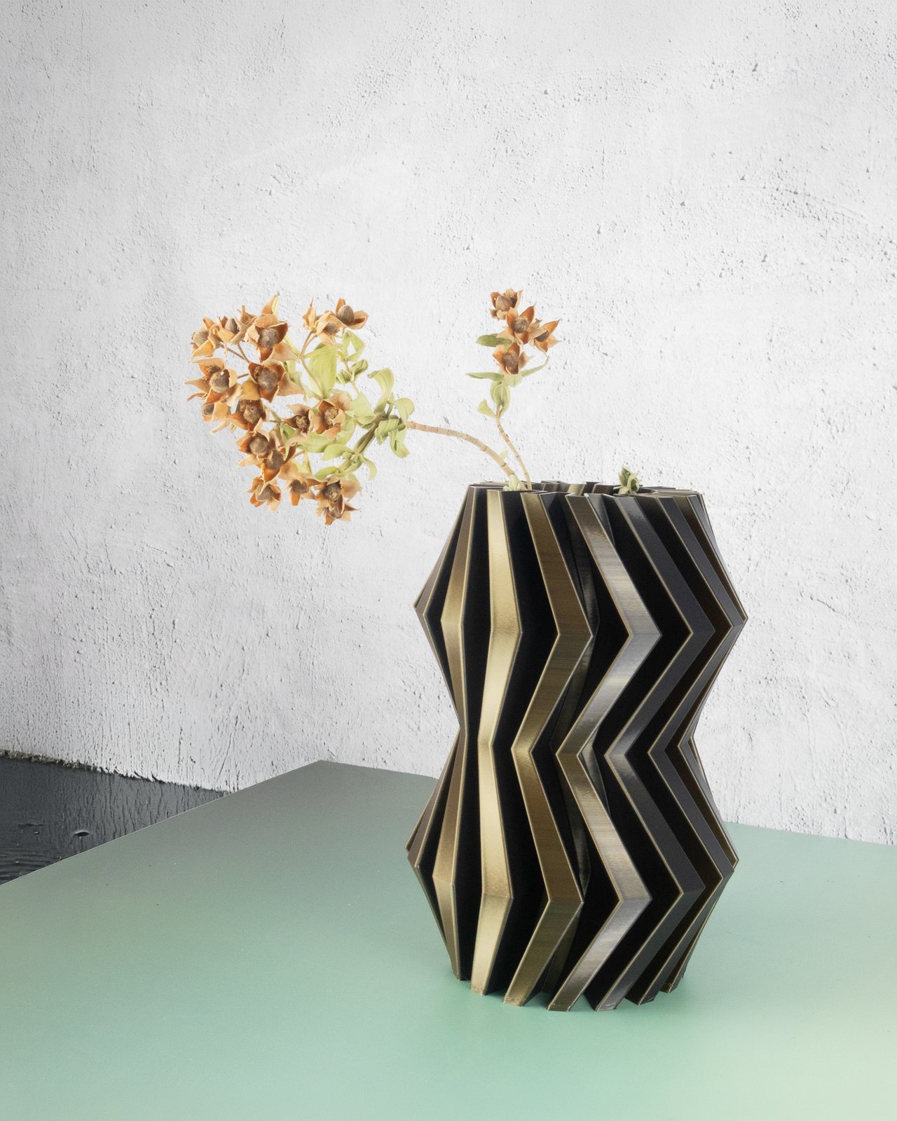 Vaso Zig MT Mar con rametti fioriti